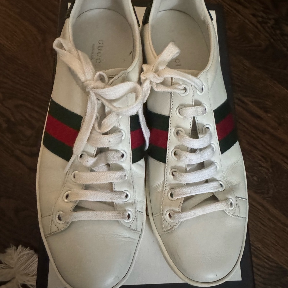 Gucci White and Green Textured Sneakers